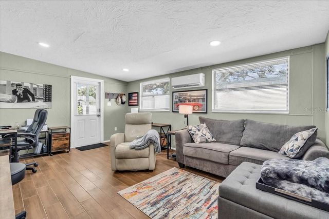 719 35TH STREET W, Bradenton, FL 34205