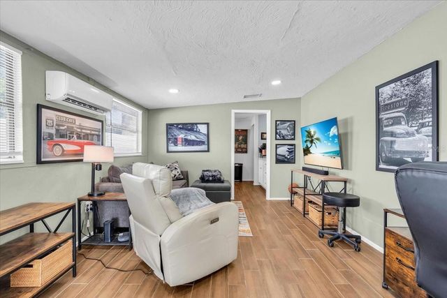 719 35TH STREET W, Bradenton, FL 34205