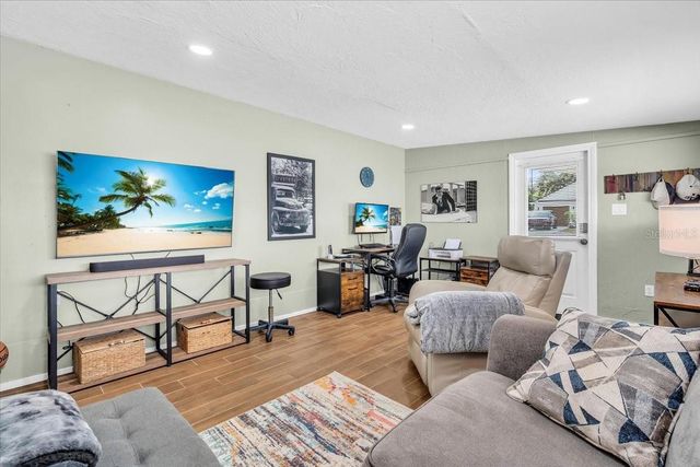 719 35TH STREET W, Bradenton, FL 34205