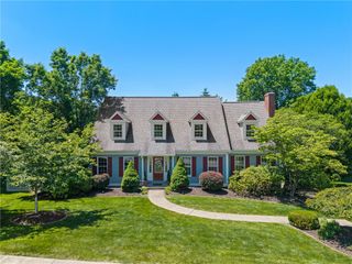10207 Country Manor Ln, Mccandless, PA 15090