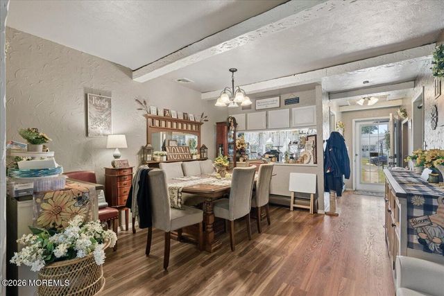 42 Walnut Street, Edison, NJ 08817