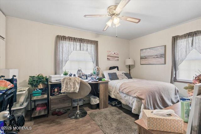 42 Walnut Street, Edison, NJ 08817