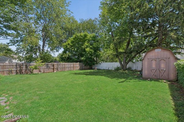 42 Walnut Street, Edison, NJ 08817