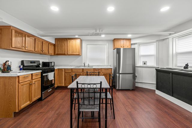 2231 S 58th Court, Cicero, IL 60804