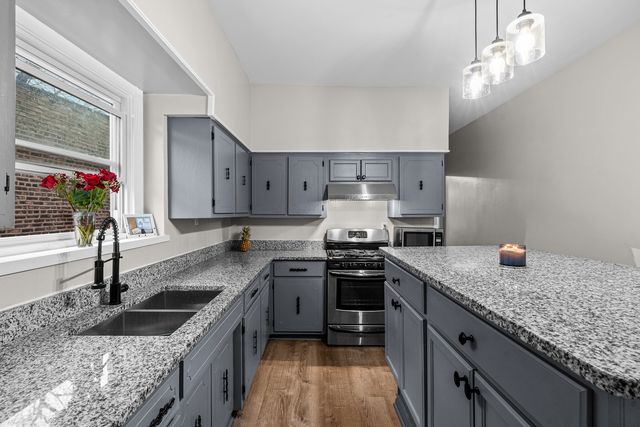 2231 S 58th Court, Cicero, IL 60804