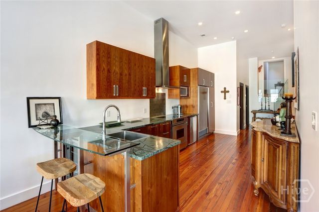 9 W York Street 306, Savannah, GA 31401