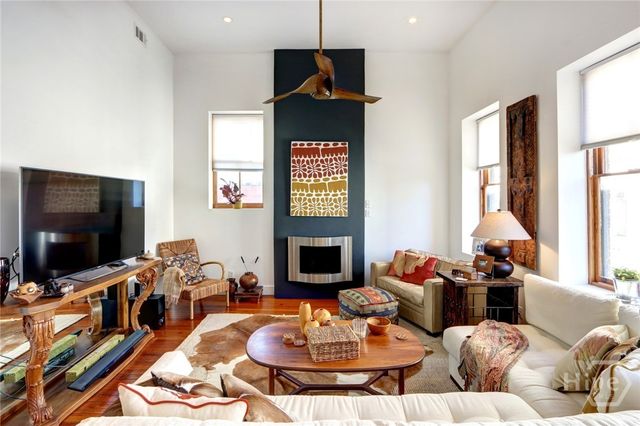 9 W York Street 306, Savannah, GA 31401