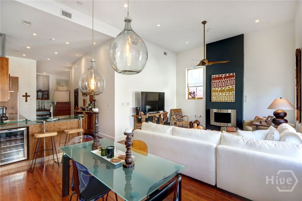 9 W York Street 306, Savannah, GA 31401