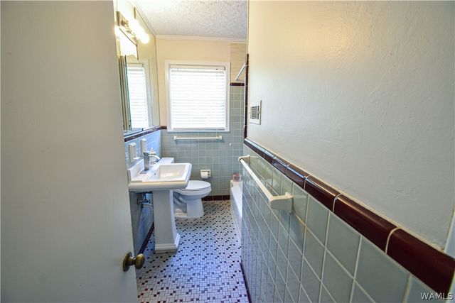 215 17th, Tuscaloosa, AL 35401