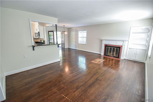 215 17th, Tuscaloosa, AL 35401