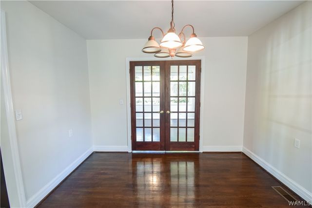 215 17th, Tuscaloosa, AL 35401