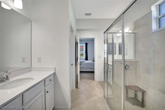 2567 Vine AVE, Naples, FL 34120