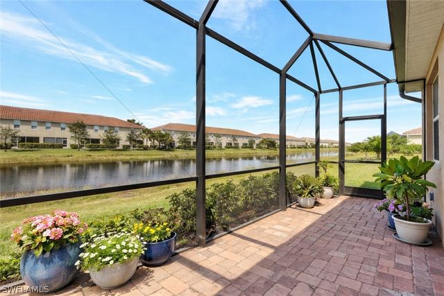 2567 Vine AVE, Naples, FL 34120