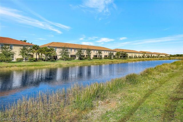 2567 Vine AVE, Naples, FL 34120