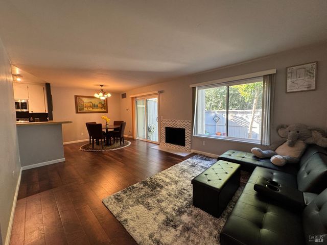 58 Scottsdale Way, Novato, CA 94945