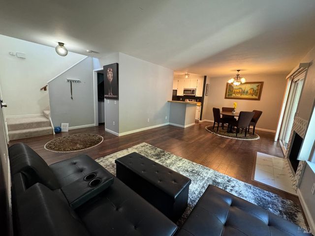 58 Scottsdale Way, Novato, CA 94945