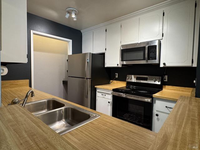 58 Scottsdale Way, Novato, CA 94945