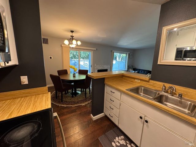 58 Scottsdale Way, Novato, CA 94945