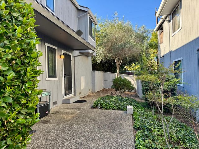 58 Scottsdale Way, Novato, CA 94945