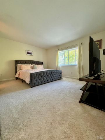 58 Scottsdale Way, Novato, CA 94945