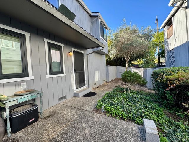 58 Scottsdale Way, Novato, CA 94945