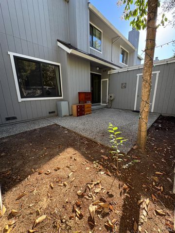 58 Scottsdale Way, Novato, CA 94945