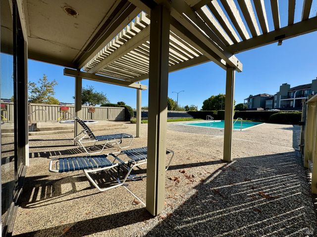 58 Scottsdale Way, Novato, CA 94945