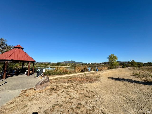 58 Scottsdale Way, Novato, CA 94945