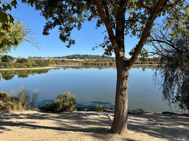 58 Scottsdale Way, Novato, CA 94945