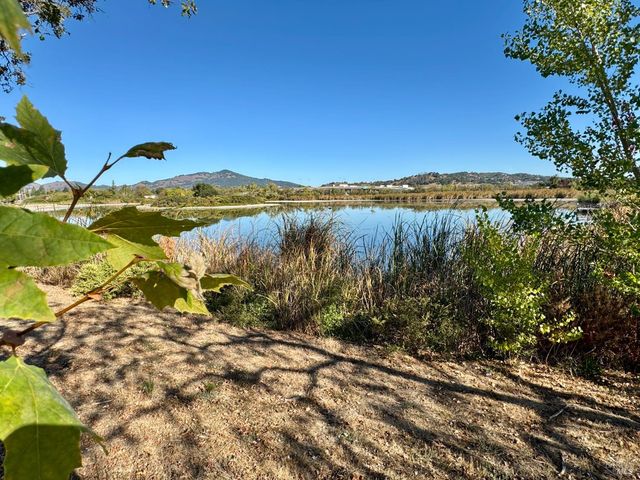 58 Scottsdale Way, Novato, CA 94945