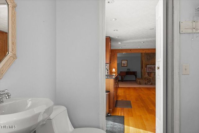 1305 Knob Creek Road, Johnson City, TN 37604