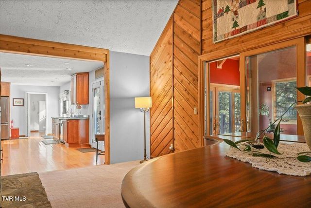 1305 Knob Creek Road, Johnson City, TN 37604