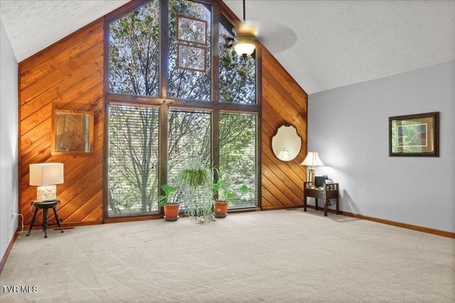 1305 Knob Creek Road, Johnson City, TN 37604