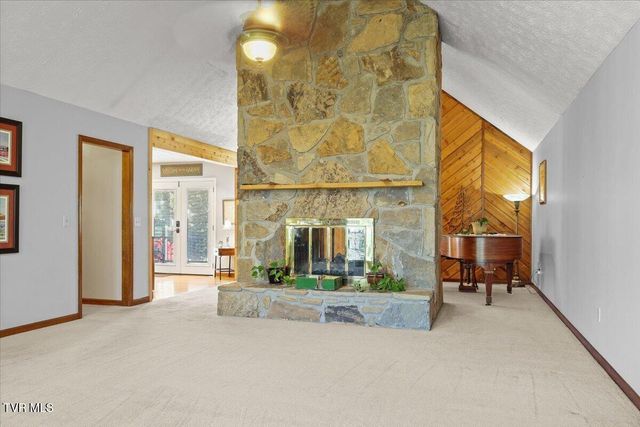 1305 Knob Creek Road, Johnson City, TN 37604