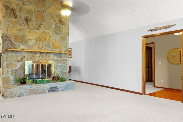 1305 Knob Creek Road, Johnson City, TN 37604