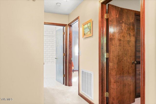 1305 Knob Creek Road, Johnson City, TN 37604