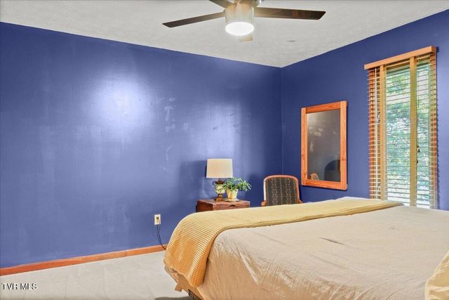 1305 Knob Creek Road, Johnson City, TN 37604