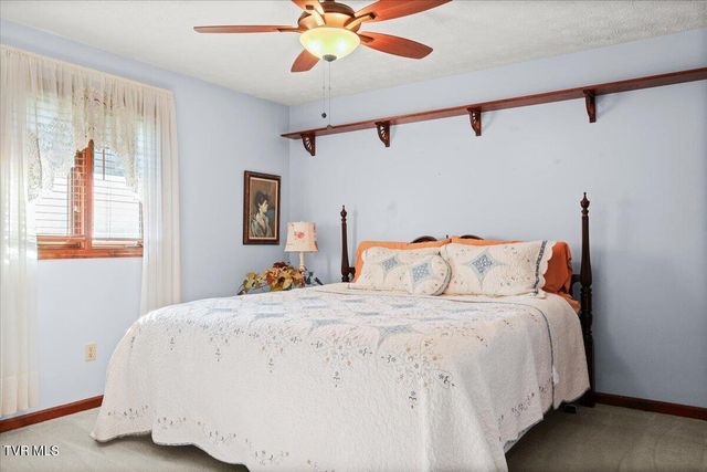 1305 Knob Creek Road, Johnson City, TN 37604