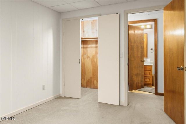 1305 Knob Creek Road, Johnson City, TN 37604