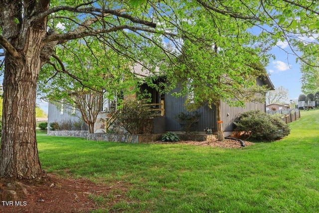 1305 Knob Creek Road, Johnson City, TN 37604