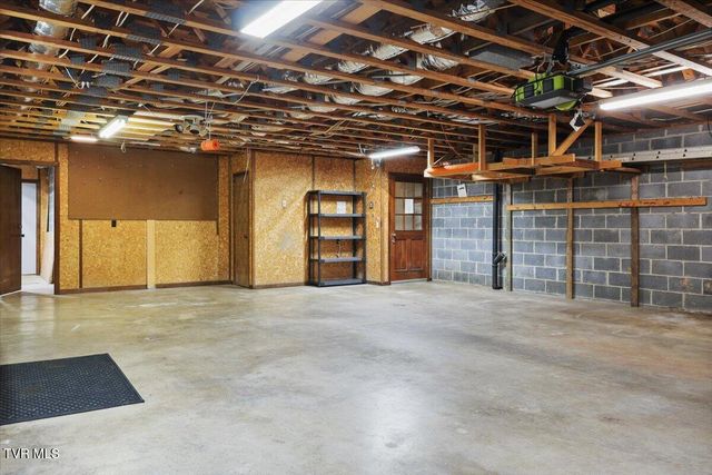 1305 Knob Creek Road, Johnson City, TN 37604