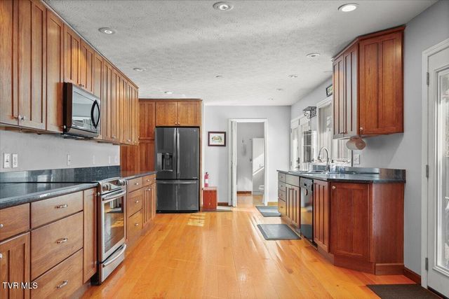 1305 Knob Creek Road, Johnson City, TN 37604