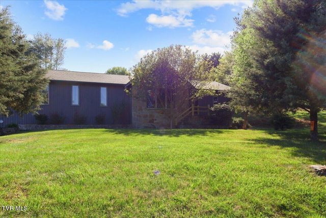 1305 Knob Creek Road, Johnson City, TN 37604