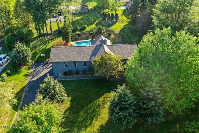 1305 Knob Creek Road, Johnson City, TN 37604