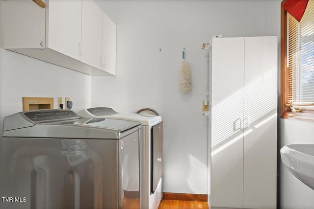 1305 Knob Creek Road, Johnson City, TN 37604