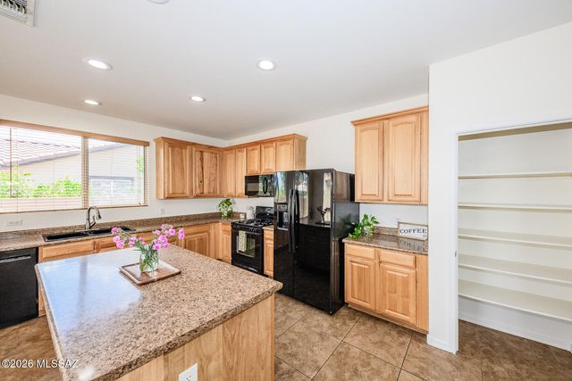 14 W Calle La Bolita, Sahuarita, AZ 85629