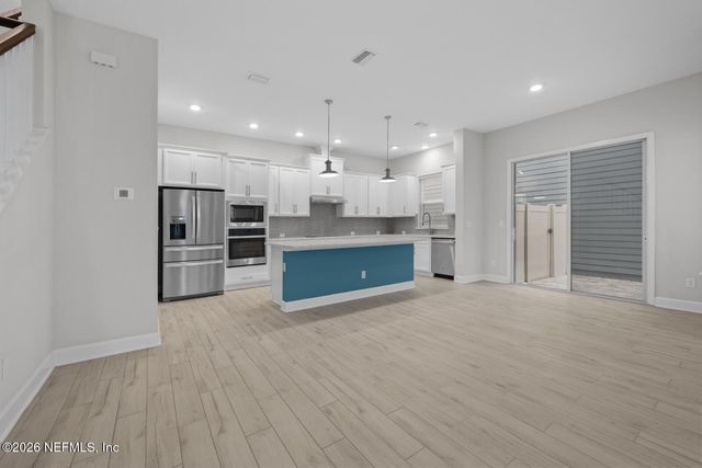 7400 BEACH WALK Place, Jacksonville, FL 32256