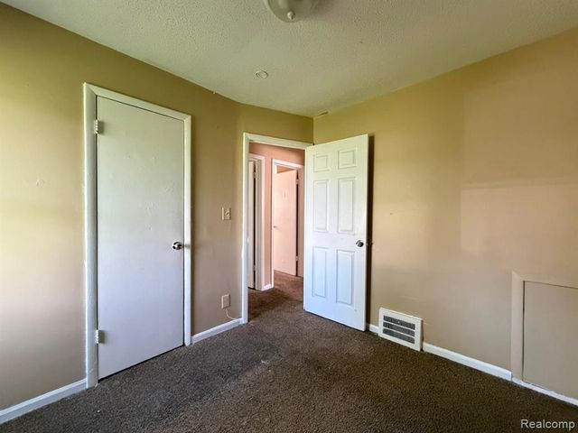 8260 Minock Street, Detroit, MI 48228