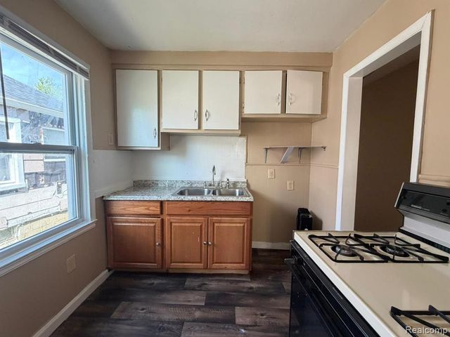 8260 Minock Street, Detroit, MI 48228