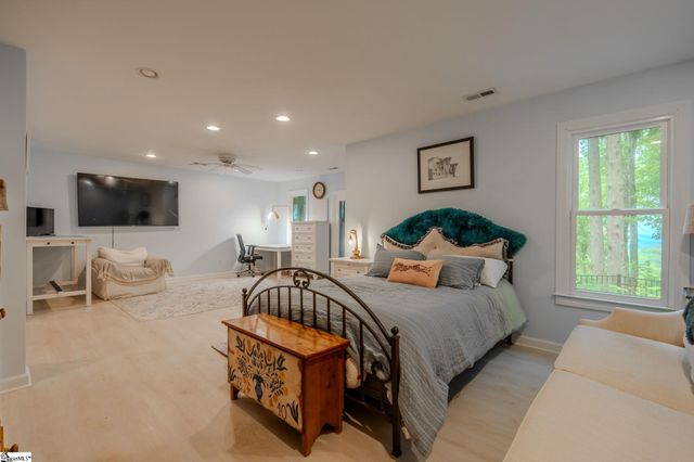130 Raptor Way, Landrum, SC 29356